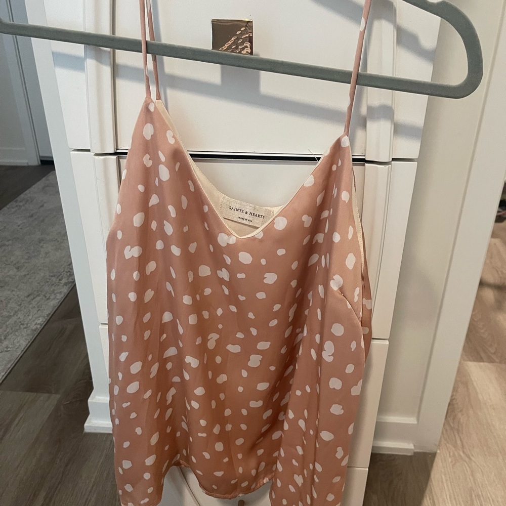 pink dotted tank